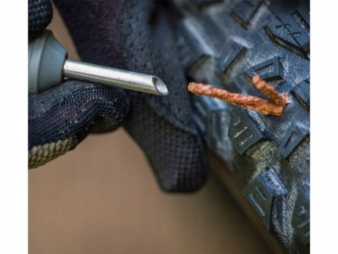Zestaw naprawczy do opon tubeless BLACKBURN PLUGGER Zestaw naprawczy do opon tubeless BLACKBURN PLUGGER
