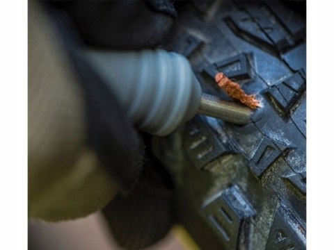 Zestaw naprawczy do opon tubeless BLACKBURN PLUGGER Zestaw naprawczy do opon tubeless BLACKBURN PLUGGER